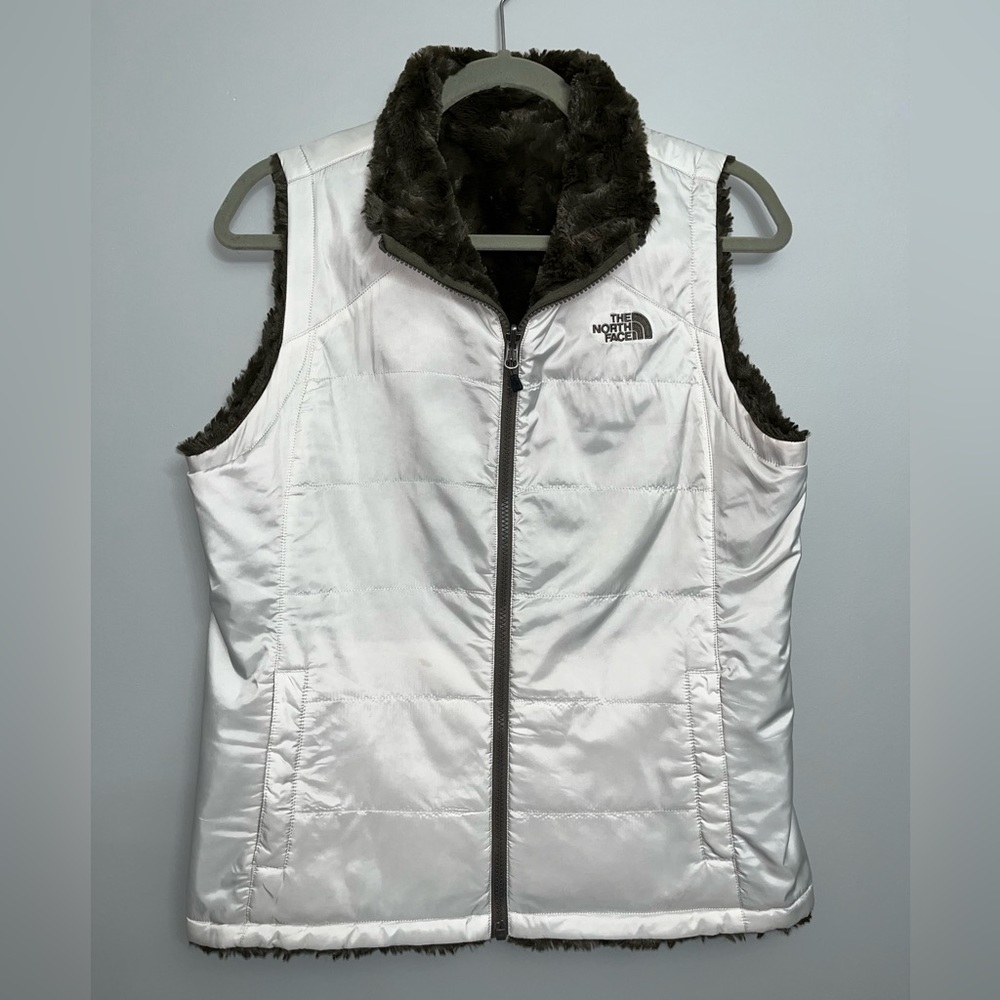 SOLD North Face Women’s Mossbud Insulated Reversible Vest